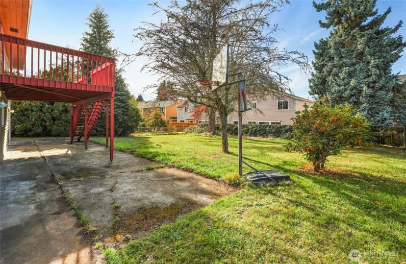Property photo for 17657 111th Avenue Se, Renton photo 35