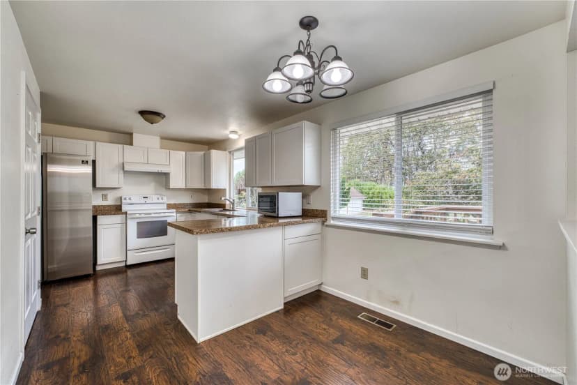 Property photo for 3321 88th Street S, Lakewood photo 18