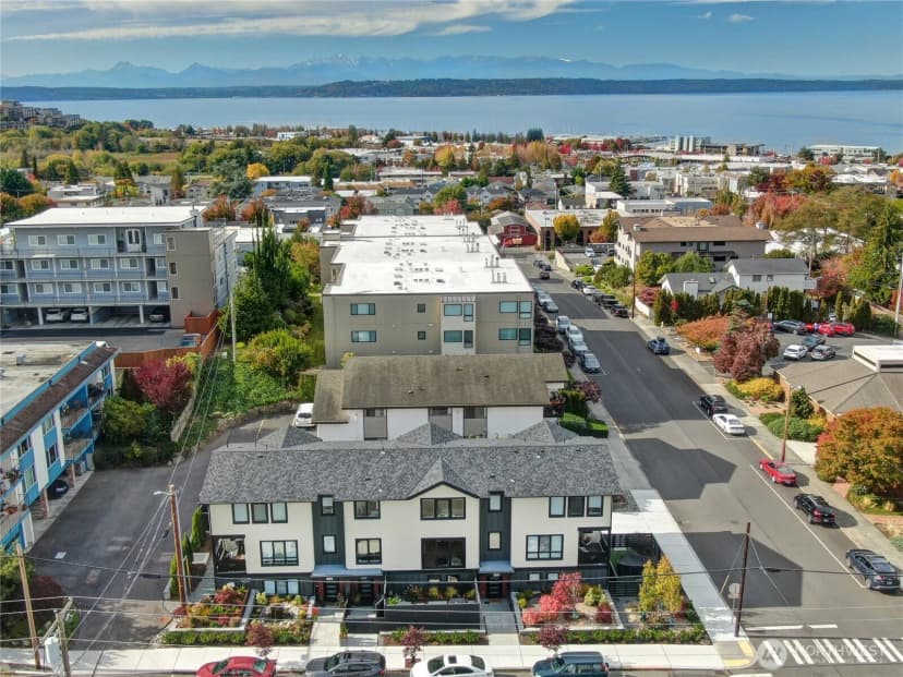 Property photo for 302 6th Avenue S, Edmonds photo 24