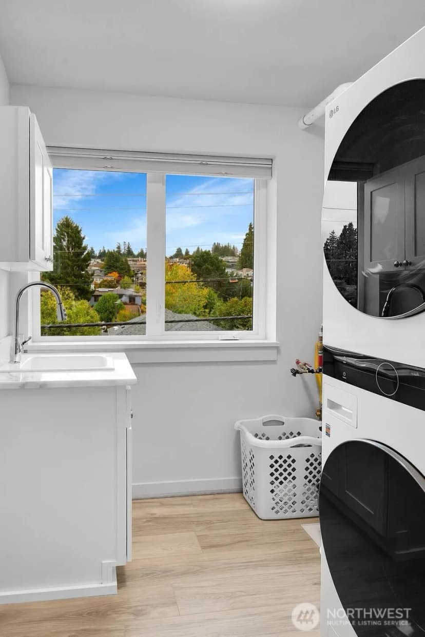 Property photo for 302 6th Avenue S, Edmonds photo 19