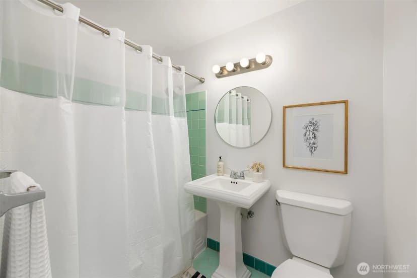 Property photo for 530 W Olympic Place #406, Seattle photo 12
