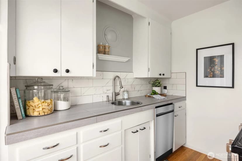 Property photo for 530 W Olympic Place #406, Seattle photo 8
