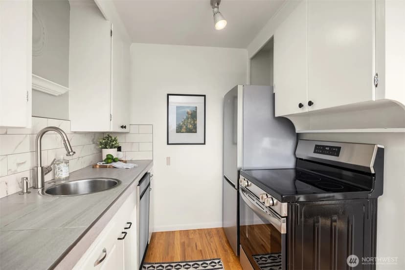 Property photo for 530 W Olympic Place #406, Seattle photo 9