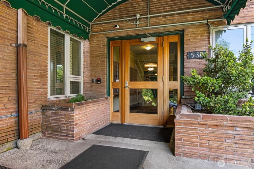 Property photo for 530 W Olympic Place #406, Seattle photo 13