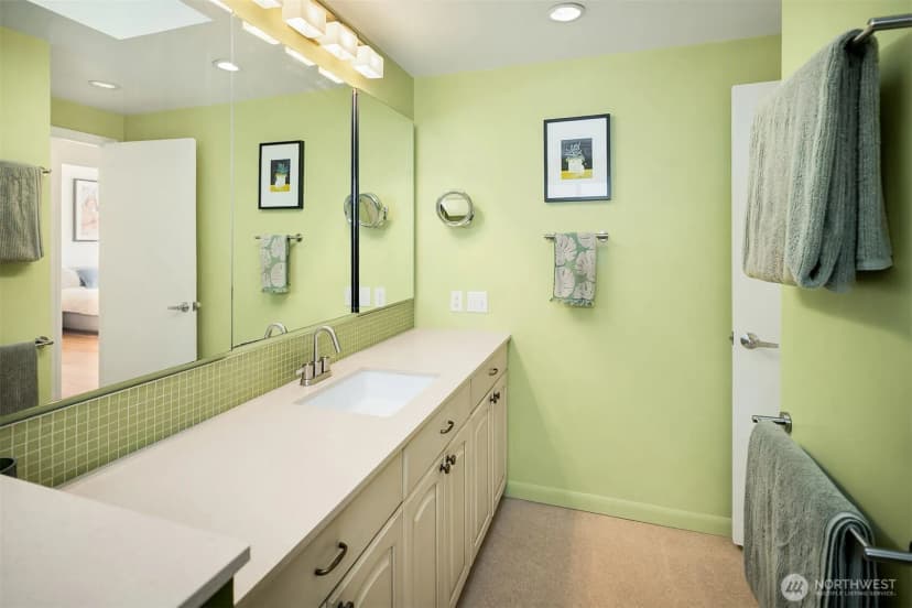 Property photo for 10559 41st Place Ne, Seattle photo 18
