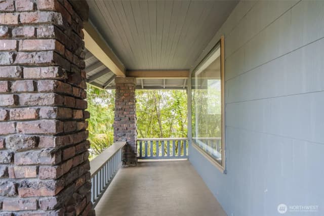 Property photo for 329 Ne 51st Street, Seattle photo 3