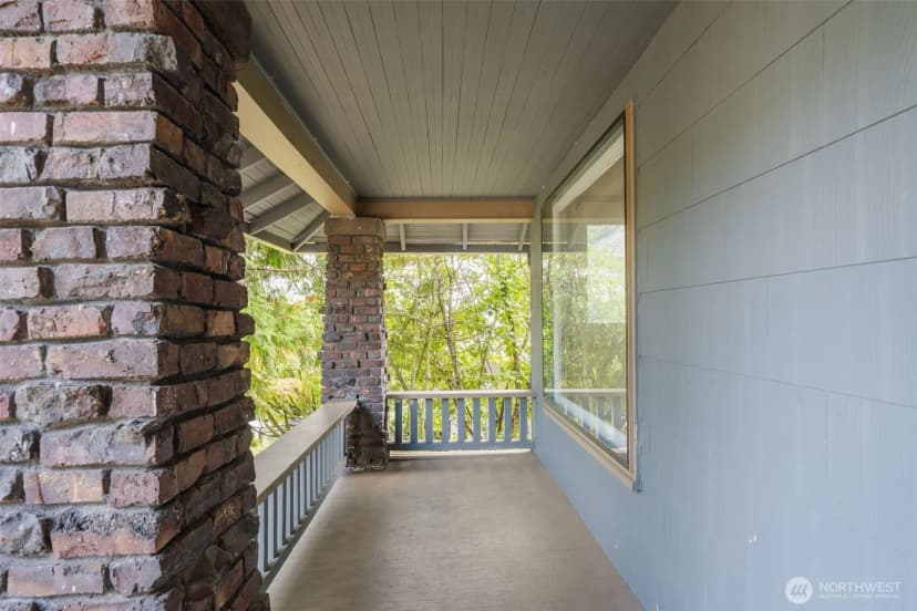 Property photo for 329 Ne 51st Street, Seattle photo 3