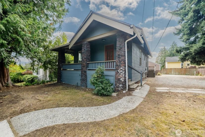 Property photo for 329 Ne 51st Street, Seattle