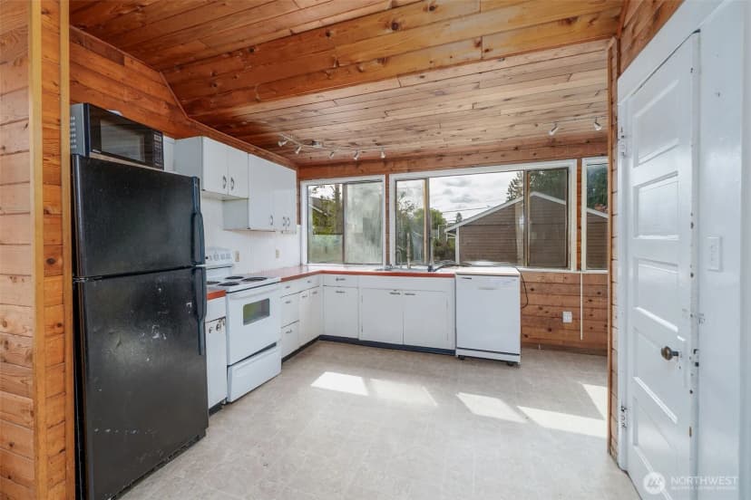 Property photo for 329 Ne 51st Street, Seattle photo 8