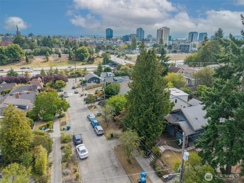 Property photo for 329 Ne 51st Street, Seattle photo 31