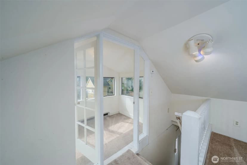 Property photo for 329 Ne 51st Street, Seattle photo 16