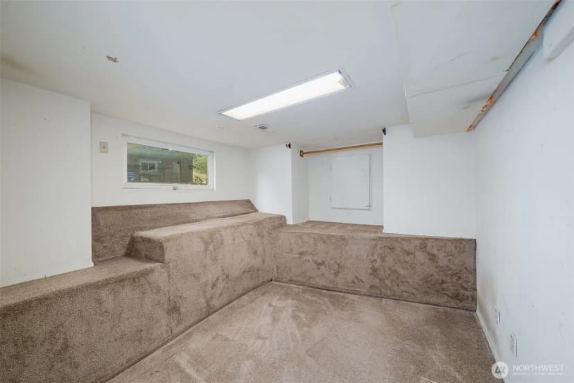 Property photo for 329 Ne 51st Street, Seattle photo 24