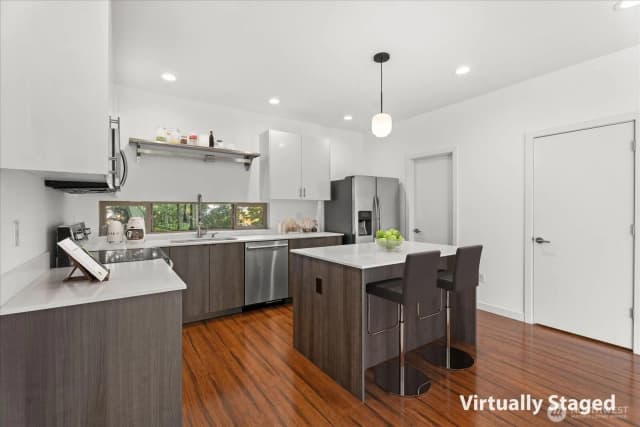 Property photo for 4270 S Greenbelt Station Drive, Seattle photo 5