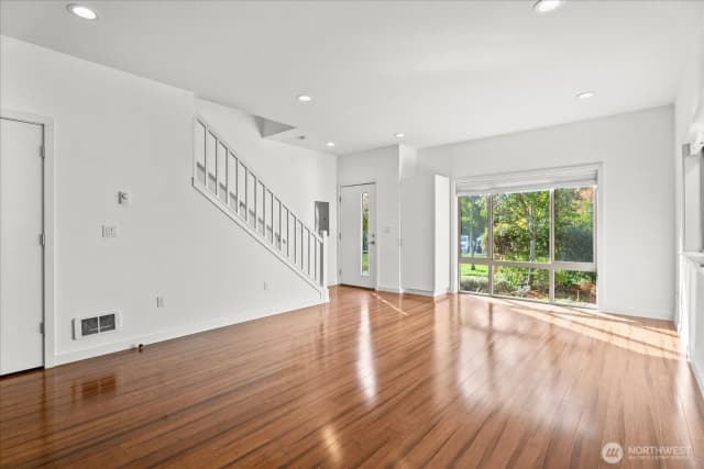 Property photo for 4270 S Greenbelt Station Drive, Seattle photo 4