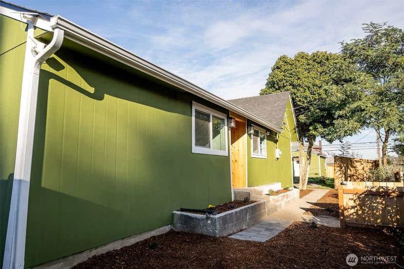 Property photo for 1255 S Grant Avenue, Tacoma photo 4