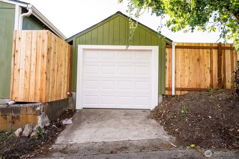 Property photo for 1255 S Grant Avenue, Tacoma photo 40