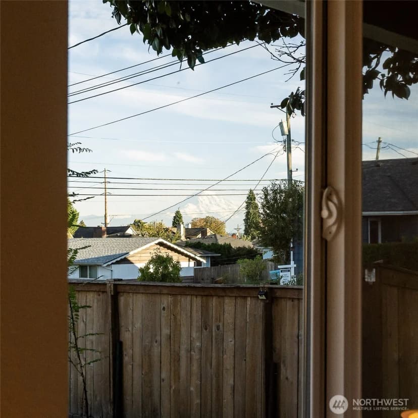 Property photo for 1255 S Grant Avenue, Tacoma photo 32