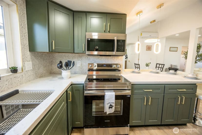 Property photo for 1255 S Grant Avenue, Tacoma photo 17
