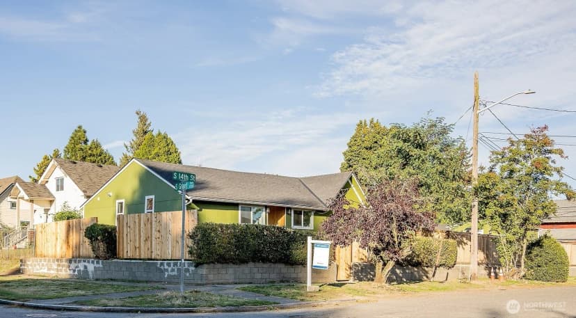 Property photo for 1255 S Grant Avenue, Tacoma photo 2