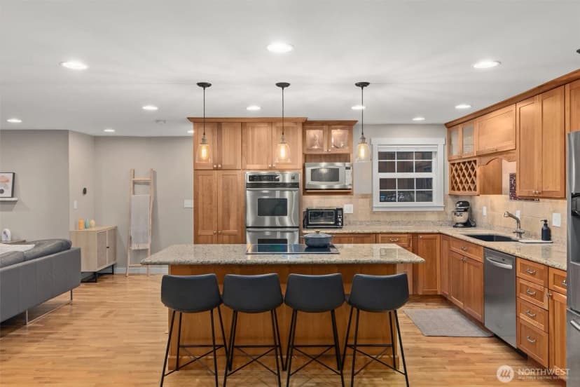 Property photo for 825 Wildwood Boulevard Sw, Issaquah photo 6