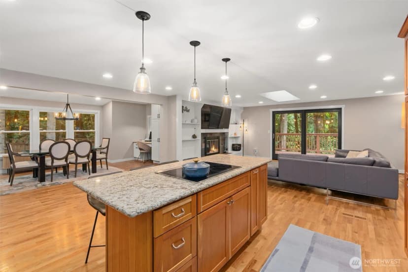 Property photo for 825 Wildwood Boulevard Sw, Issaquah photo 2