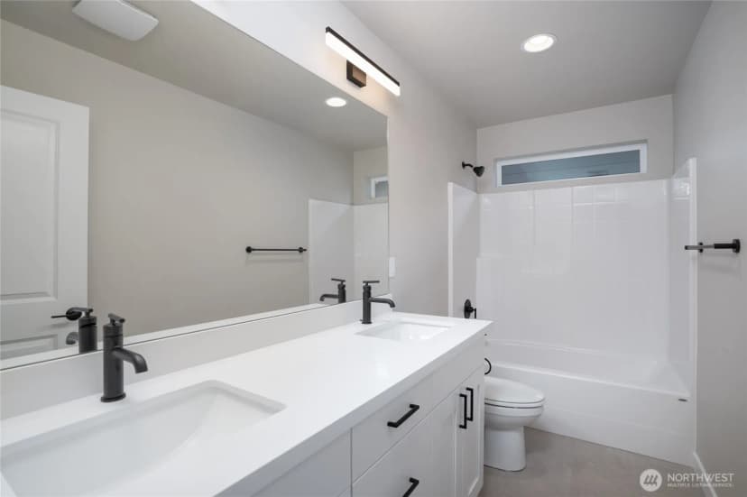 Property photo for 2425 Sw Ridgeway Drive, Oak Harbor photo 11