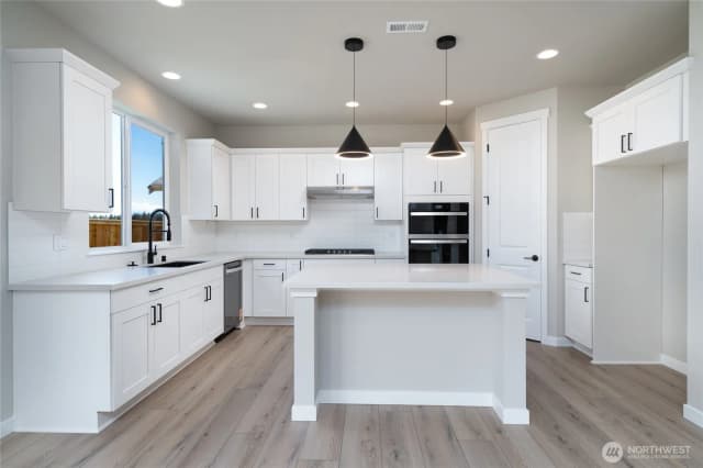Property photo for 2425 Sw Ridgeway Drive, Oak Harbor photo 5