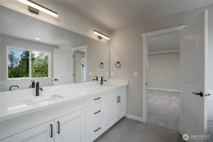 Property photo for 2425 Sw Ridgeway Drive, Oak Harbor photo 9