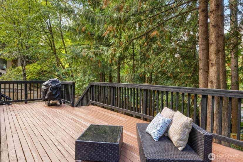 Property photo for 775 Highwood Drive Sw, Issaquah photo 30