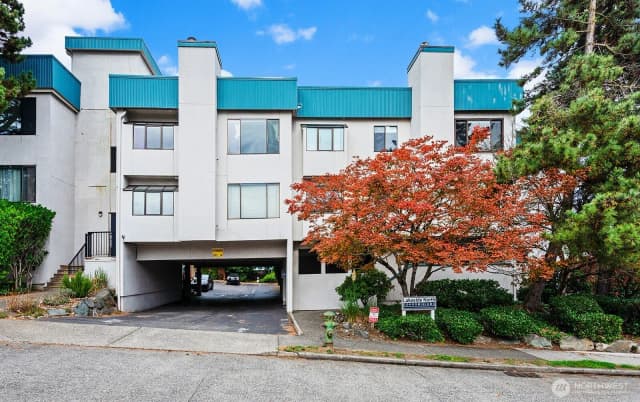Property photo for 1740 Ne 86th Street #215, Seattle photo 2