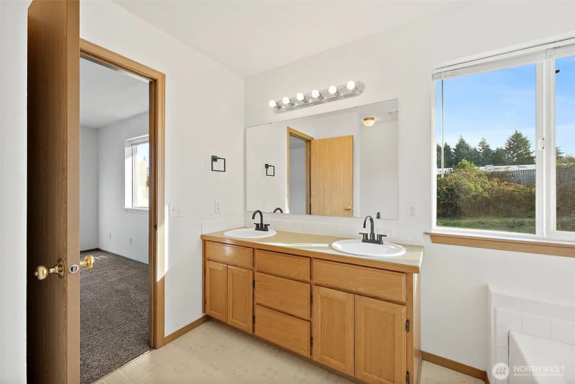 Property photo for 15415 41st Avenue E, Tacoma photo 29