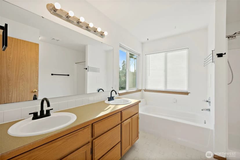 Property photo for 15415 41st Avenue E, Tacoma photo 27