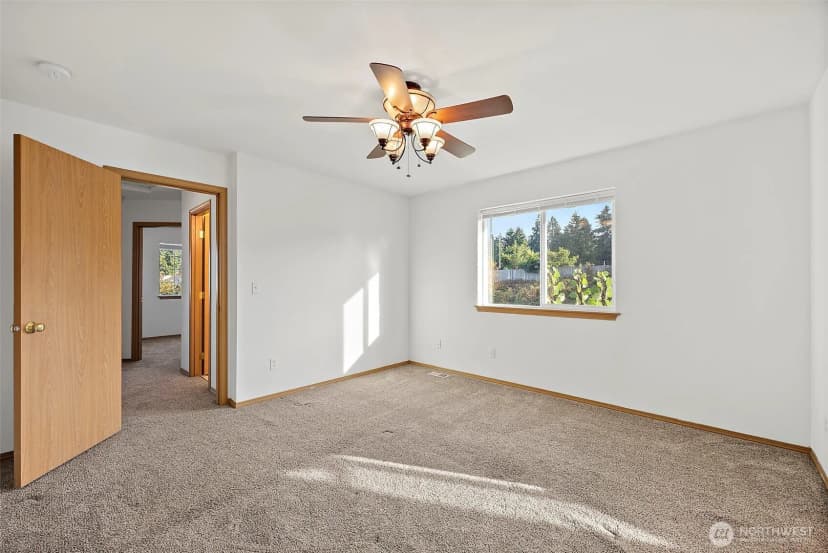 Property photo for 15415 41st Avenue E, Tacoma photo 25