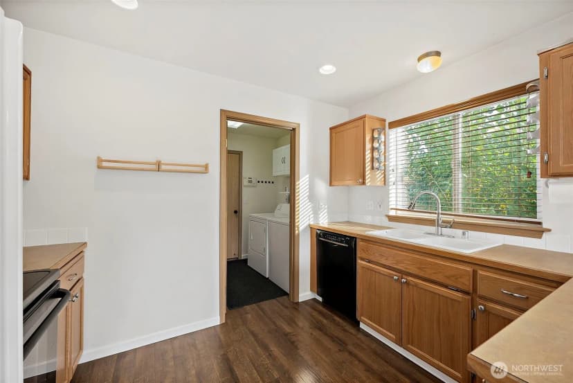 Property photo for 15415 41st Avenue E, Tacoma photo 14