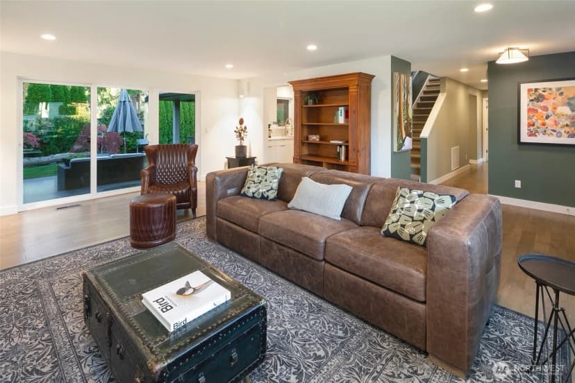 Property photo for 16505 Shore Drive Ne, Lake Forest Park photo 5