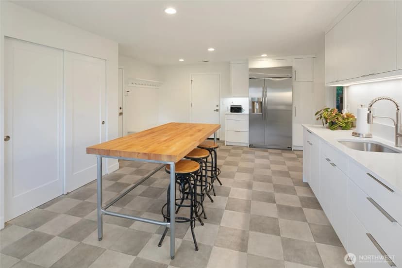 Property photo for 16505 Shore Drive Ne, Lake Forest Park photo 20