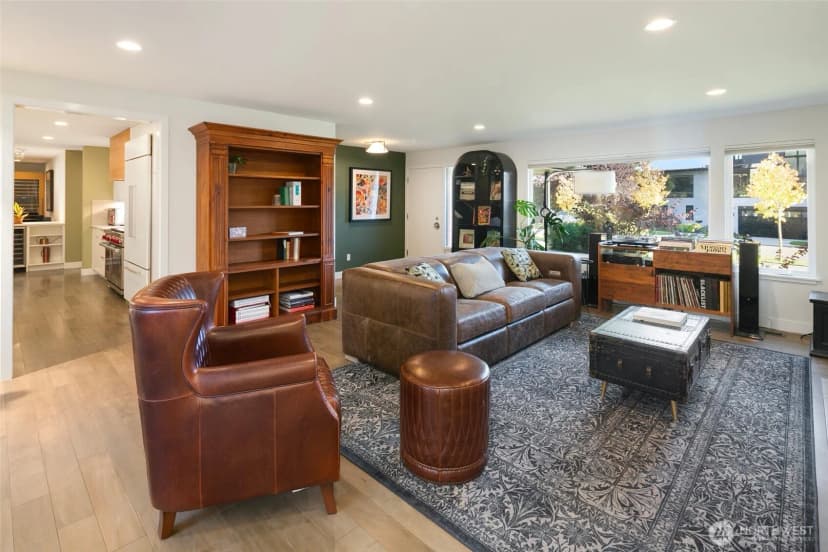Property photo for 16505 Shore Drive Ne, Lake Forest Park photo 6