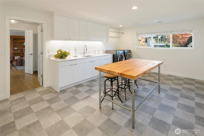 Property photo for 16505 Shore Drive Ne, Lake Forest Park photo 19