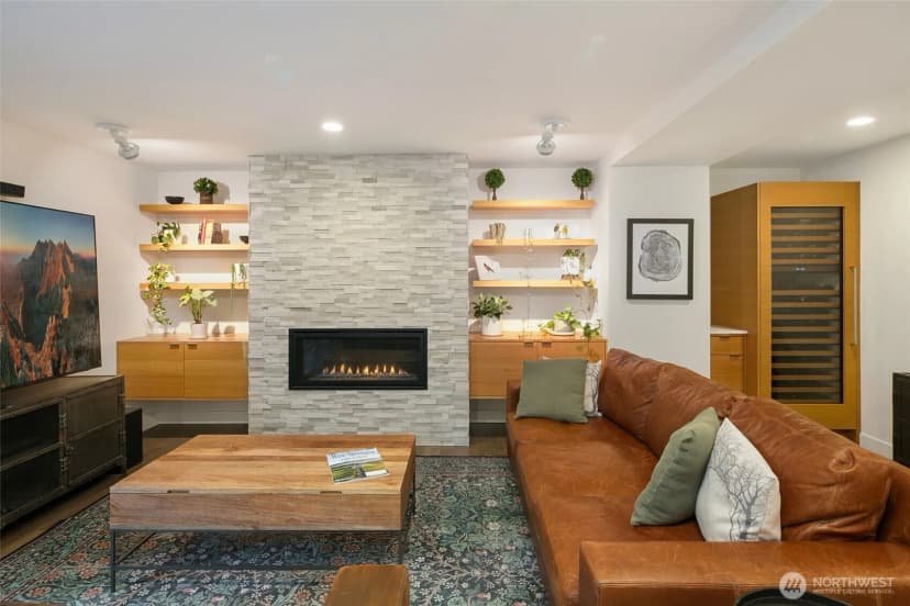 Property photo for 16505 Shore Drive Ne, Lake Forest Park photo 17