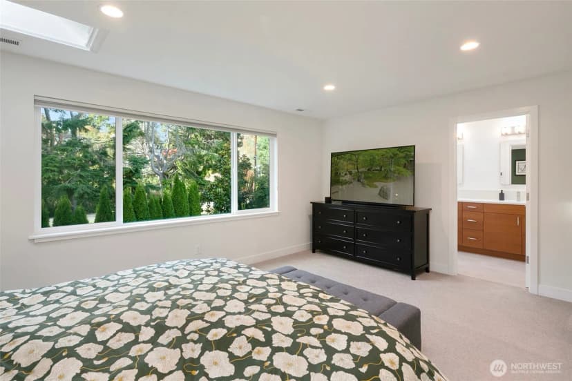 Property photo for 16505 Shore Drive Ne, Lake Forest Park photo 22