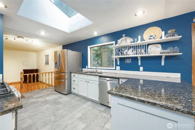 Property photo for 842 Woodbine Way, Bellingham photo 3