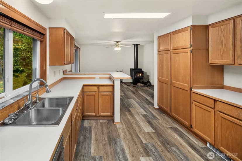 Property photo for 5817 E 398th, Eatonville photo 17