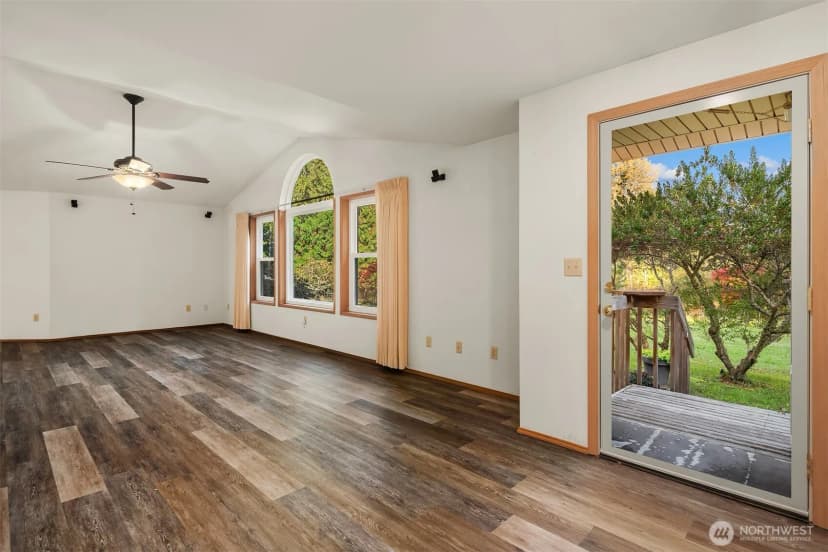 Property photo for 5817 E 398th, Eatonville photo 11