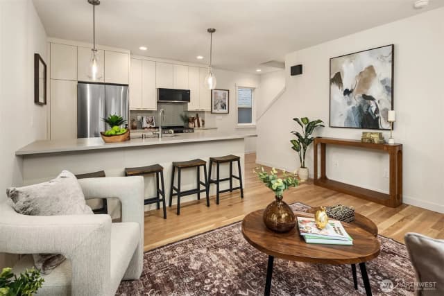 Property photo for 7045 16th Avenue Ne #b, Seattle photo 5