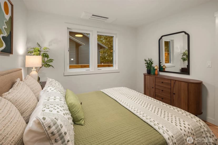 Property photo for 7045 16th Avenue Ne #b, Seattle photo 19