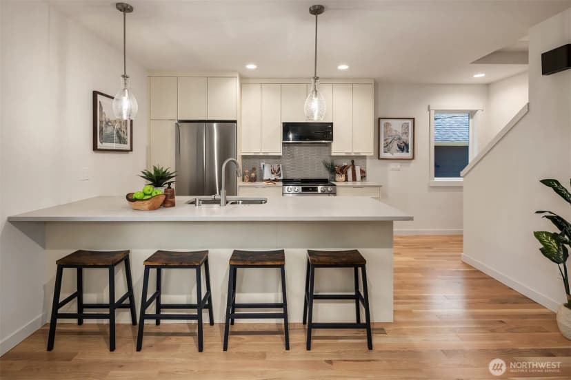 Property photo for 7045 16th Avenue Ne #b, Seattle photo 6