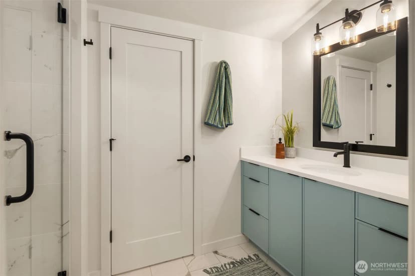 Property photo for 7045 16th Avenue Ne #b, Seattle photo 17