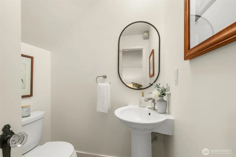 Property photo for 2205 Bigelow Avenue N #6, Seattle photo 11