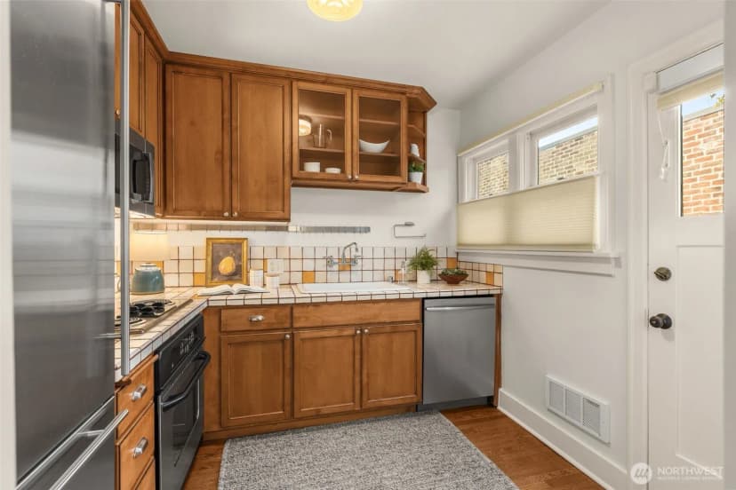 Property photo for 2205 Bigelow Avenue N #6, Seattle photo 9
