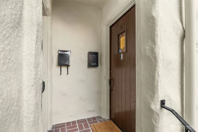 Property photo for 2205 Bigelow Avenue N #6, Seattle photo 4